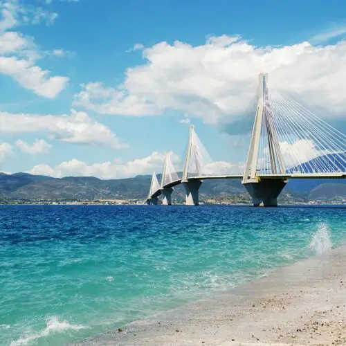 Czy można bezpiecznie podróżować na wakacje do Grecji?